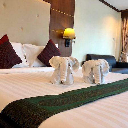 Ban Tyrol Hotell Patong Exteriör bild