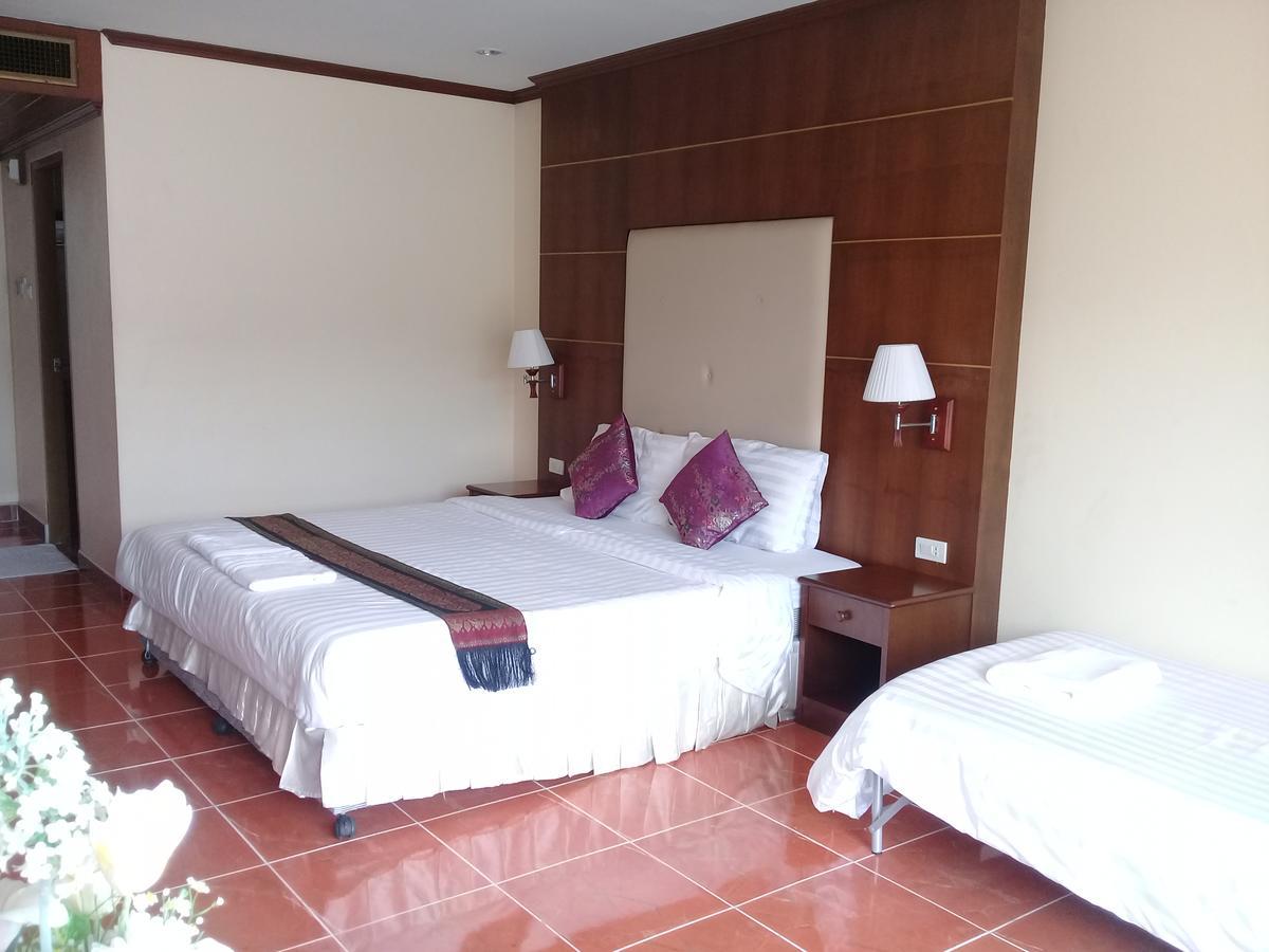 Ban Tyrol Hotell Patong Exteriör bild