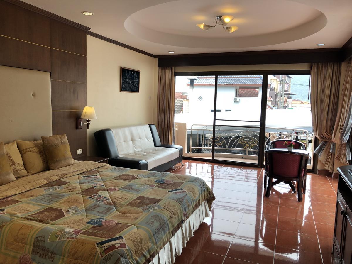 Ban Tyrol Hotell Patong Exteriör bild