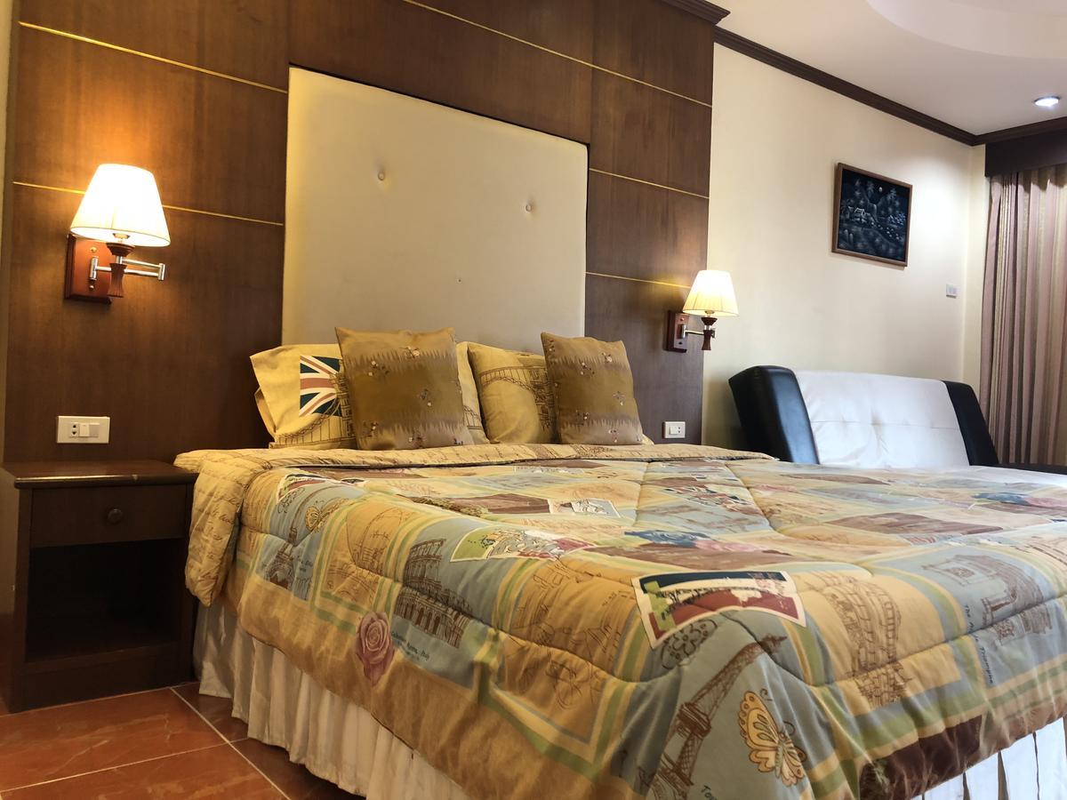 Ban Tyrol Hotell Patong Exteriör bild
